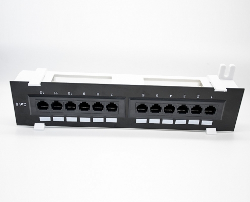 12口網絡配線架六類RJ45端口母頭CAT6帶塑料支架配線架