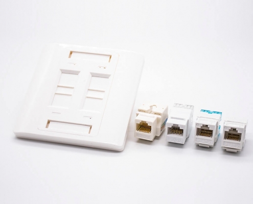 86型4孔網(wǎng)絡面板暗裝RJ45接口四位電腦插座模塊