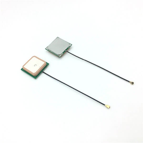 高增益GNSSGPS陶瓷片內置天線28dBi1575.42MHZ接ipex